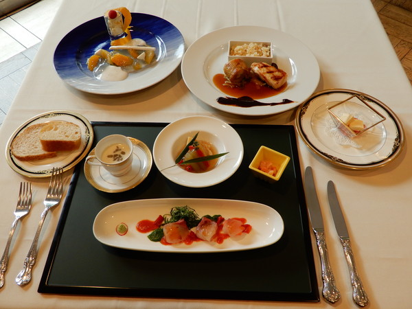 「人間・髙山辰雄展」le jardin コラボメニュー