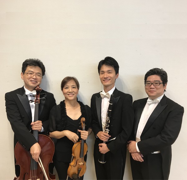 読売日本交響楽団メンバーによるアンサンブル: (左から)松葉春樹 /チェロ、杉本真弓/ヴァイオリン、金子平/クラリネット、鈴木慎崇/ピアノ
