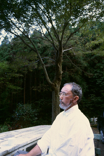 日立のアトリエにて　2003年　撮影：大谷健二