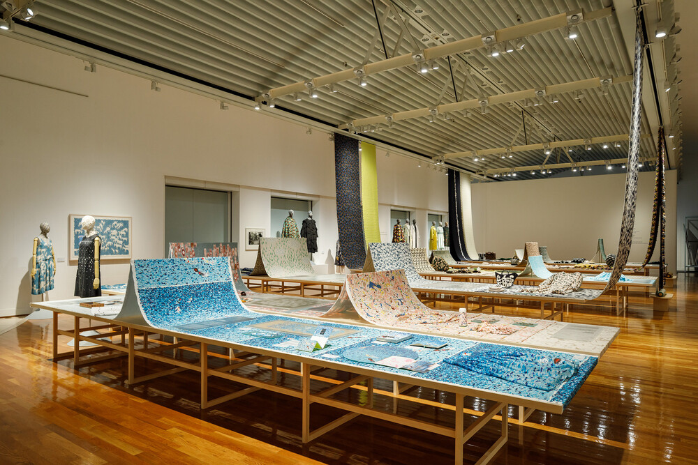 新品minä perhonen ミナペルホネン rosy 木製トレイ　つぐ展限定 つぐ minä perhonen | 世田谷美術館 SETAGAYA ART MUSEUM