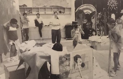 世田谷美術館での如月小春と子どもたち（1987年）