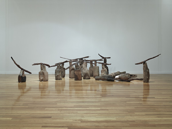 エル・アナツイ《あてどなき宿命の旅路》1995年 ©EL ANATSUI 撮影:上野則宏