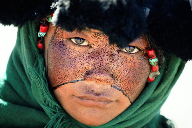 Kazuyoshi Nomachi,<span class="italic"> Girl on Mt. Kailash Pilgrimage, Western Tibet</span>, 1990, © Kazuyoshi Nomachi